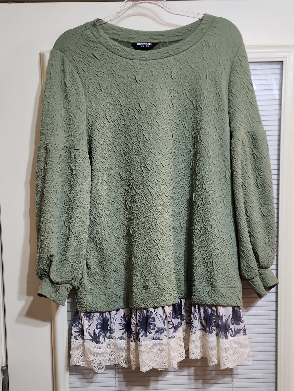 BloomChic Sage Green Textured Balloon-Sleeve Tunic with Lace Hem